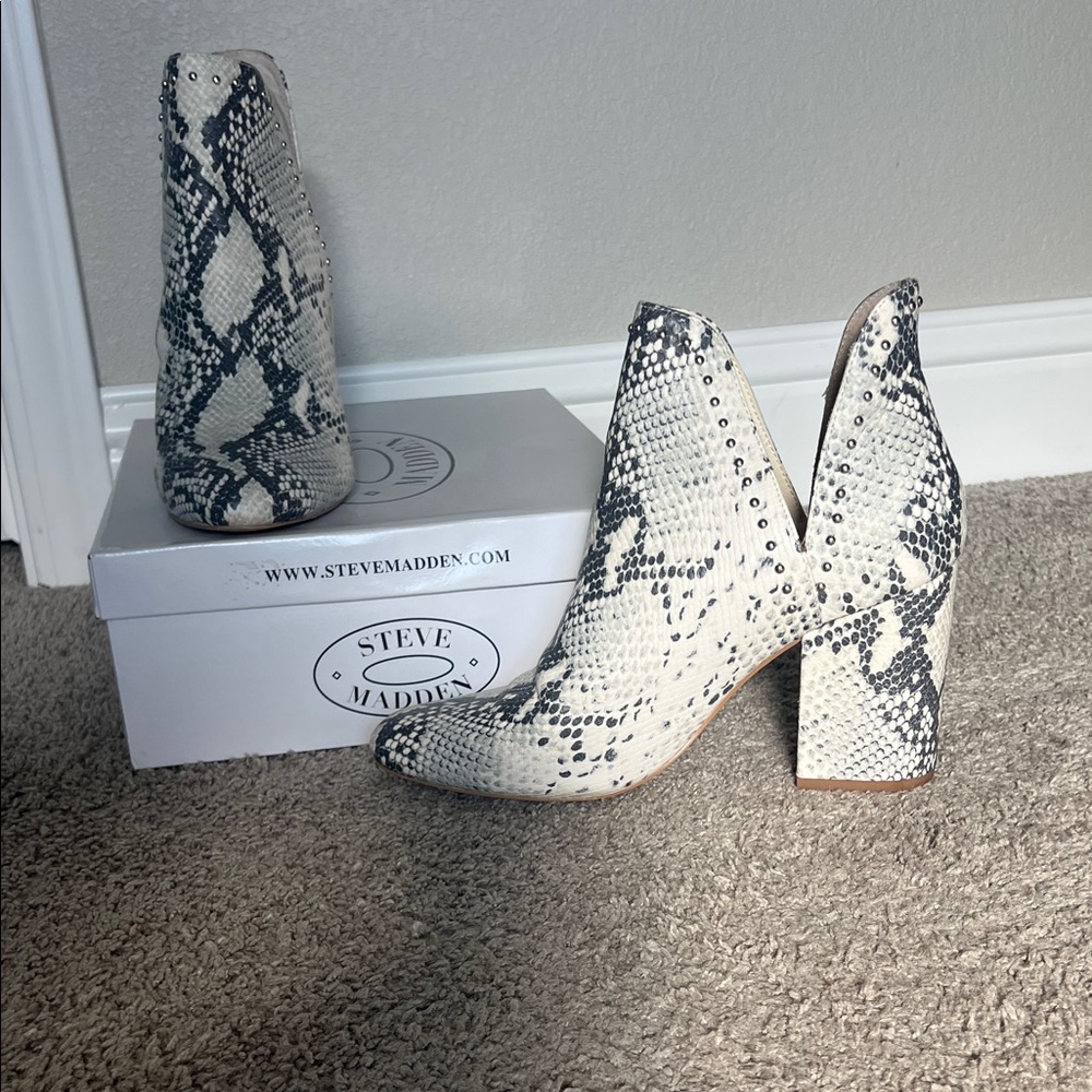 Steve Madden booties